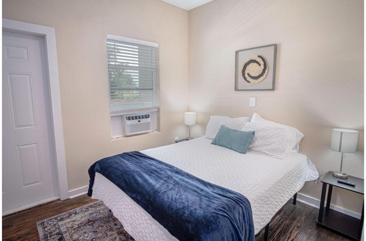 Fabulous Newly Renovated 2br1ba Near Downtown Apartment